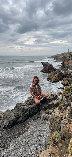 meditazione-scogliera